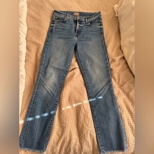 MOTHER The Rascal Frayed Ankle Slim Jeans (Opposites Attract)